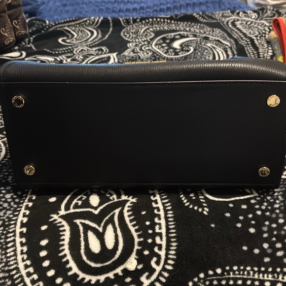 Black tote - Picture 3 of 5